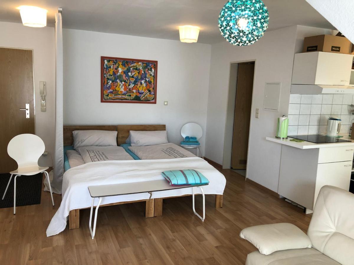 Studio Ochsenfurt Mit Sonnigem Balkon Apartment Екстериор снимка