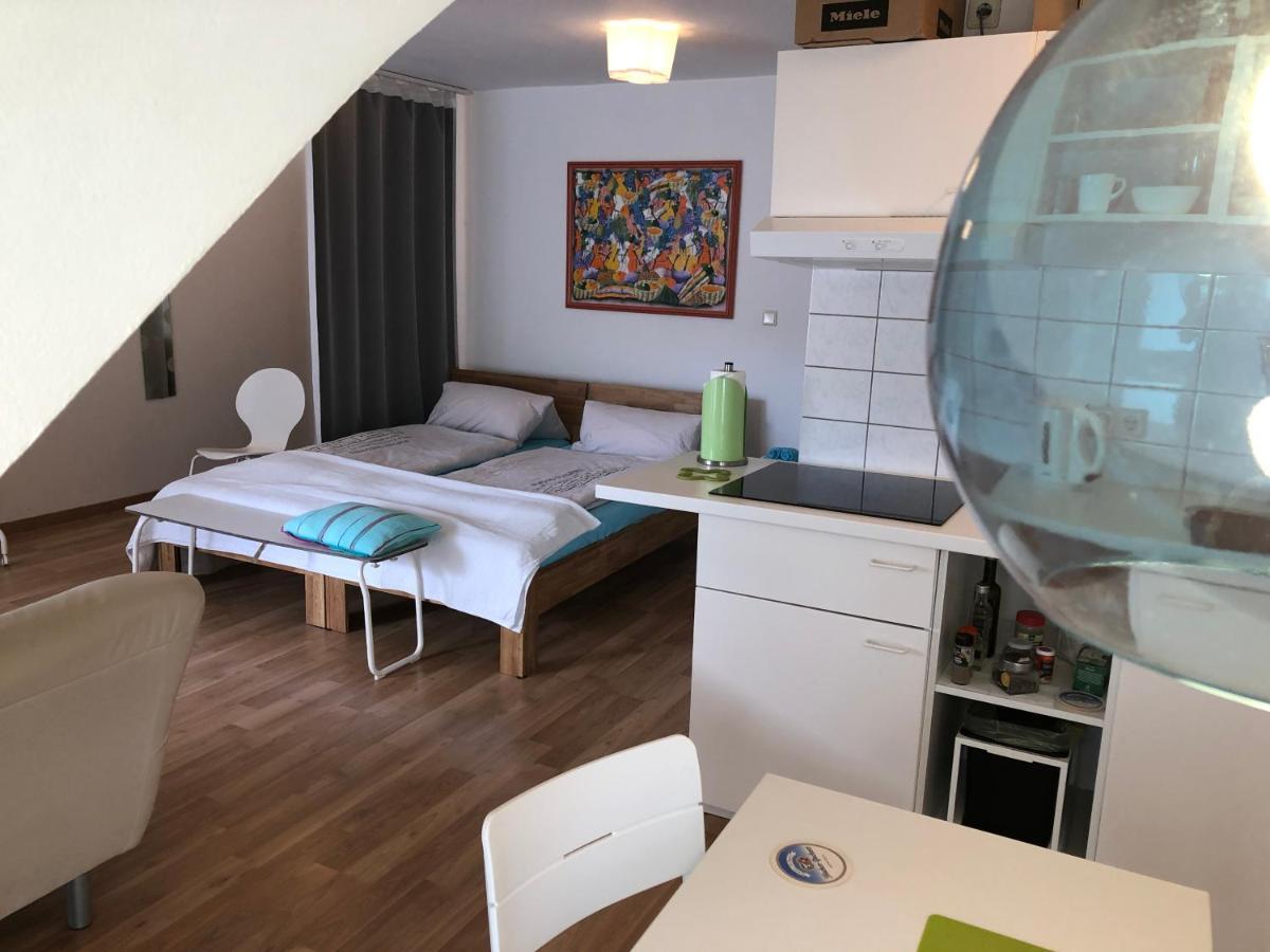 Studio Ochsenfurt Mit Sonnigem Balkon Екстериор снимка