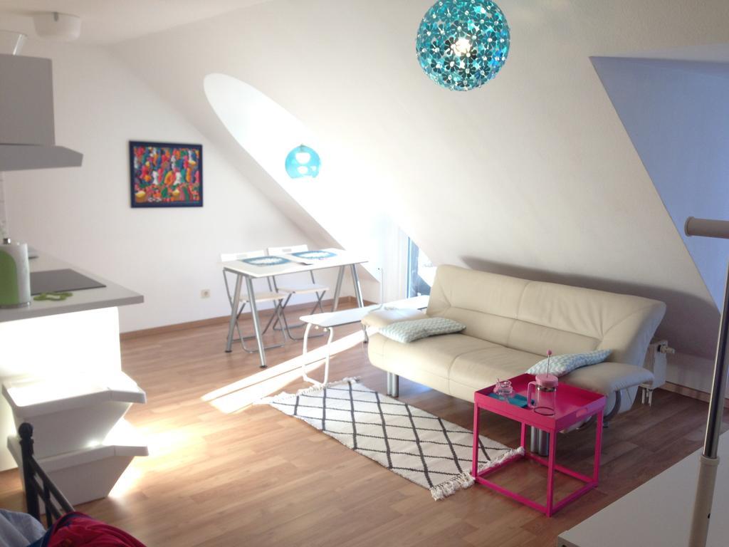 Studio Ochsenfurt Mit Sonnigem Balkon Екстериор снимка