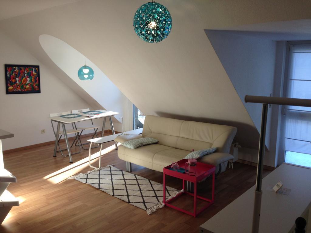 Studio Ochsenfurt Mit Sonnigem Balkon Екстериор снимка