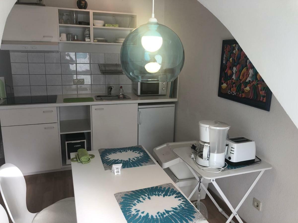 Studio Ochsenfurt Mit Sonnigem Balkon Apartment Екстериор снимка